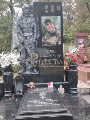 Памятник военному №0018 — ritualum.ru